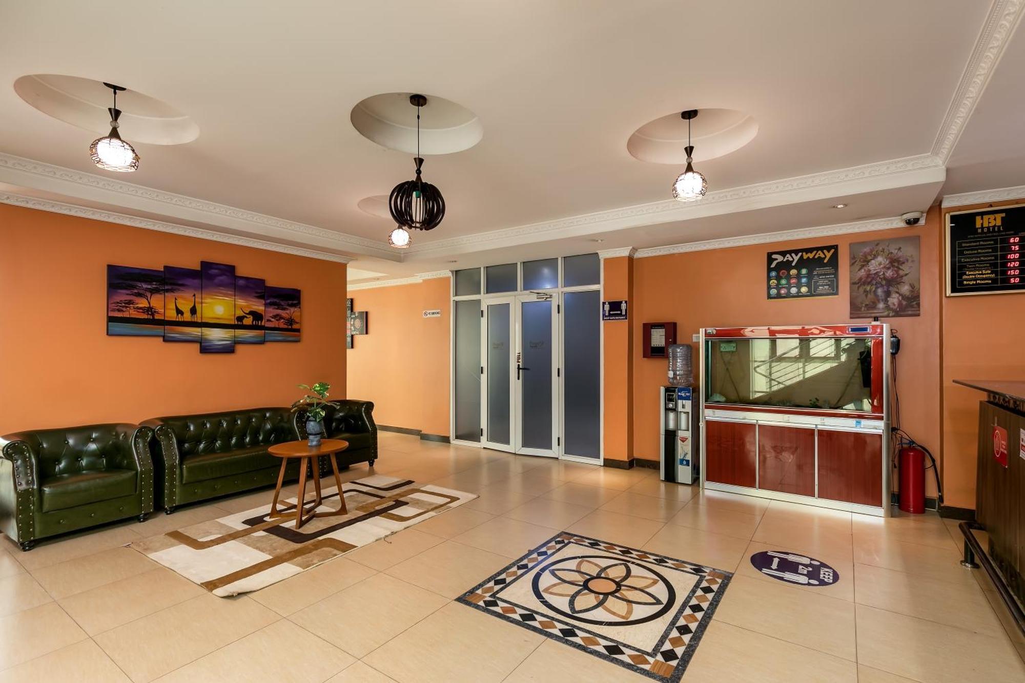 Russell Hotel Kampala Buitenkant foto