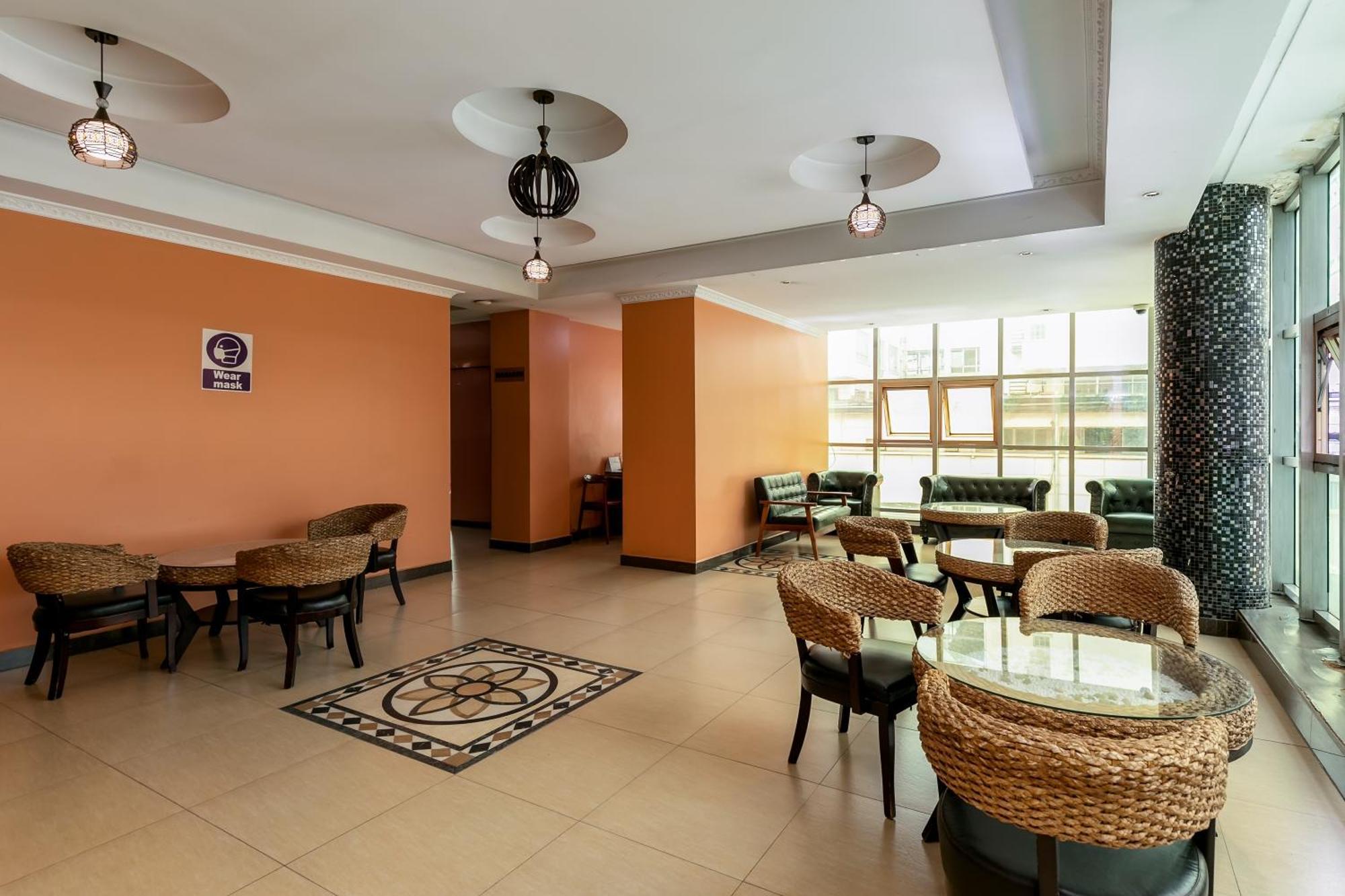 Russell Hotel Kampala Buitenkant foto