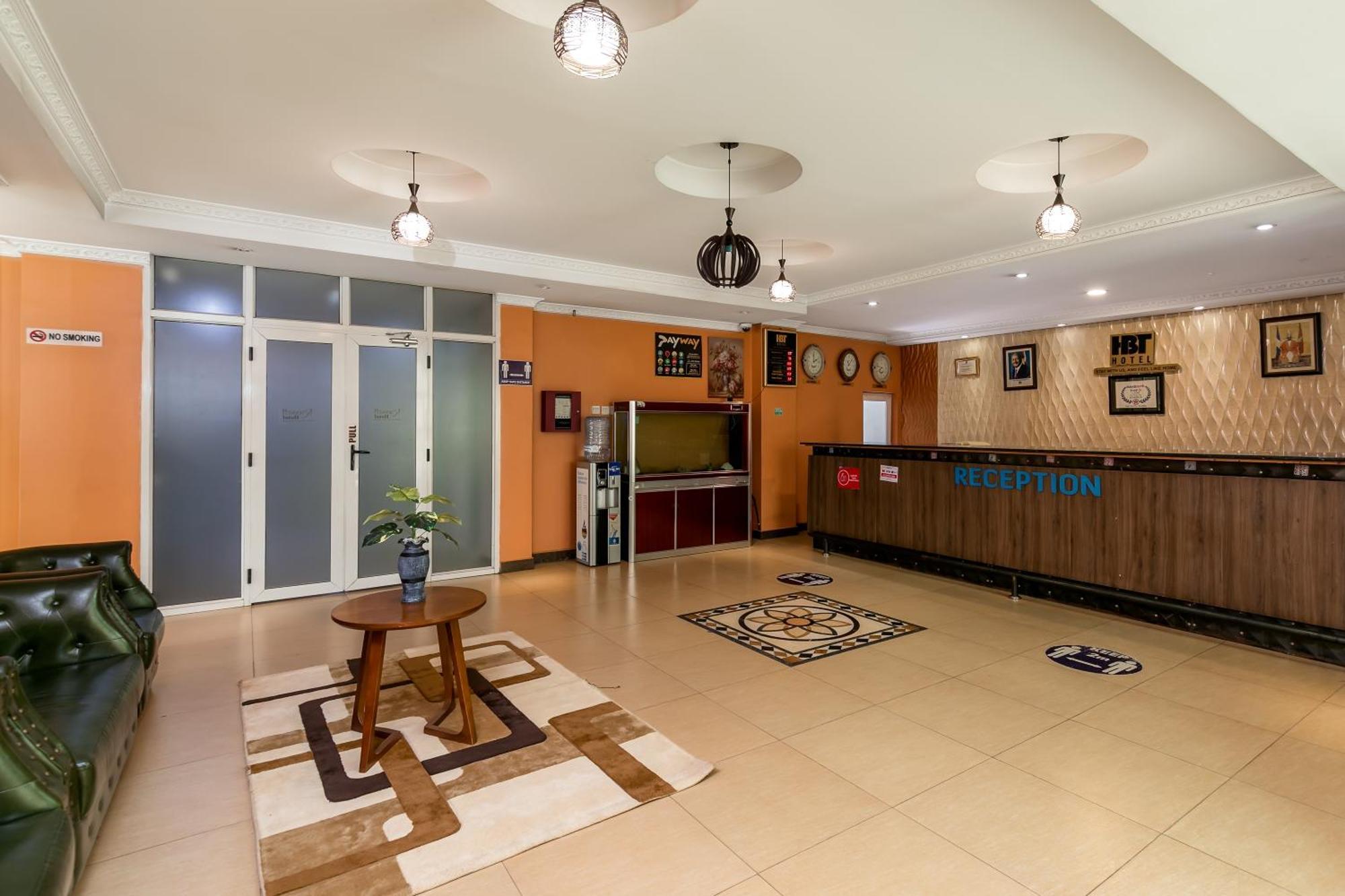 Russell Hotel Kampala Buitenkant foto