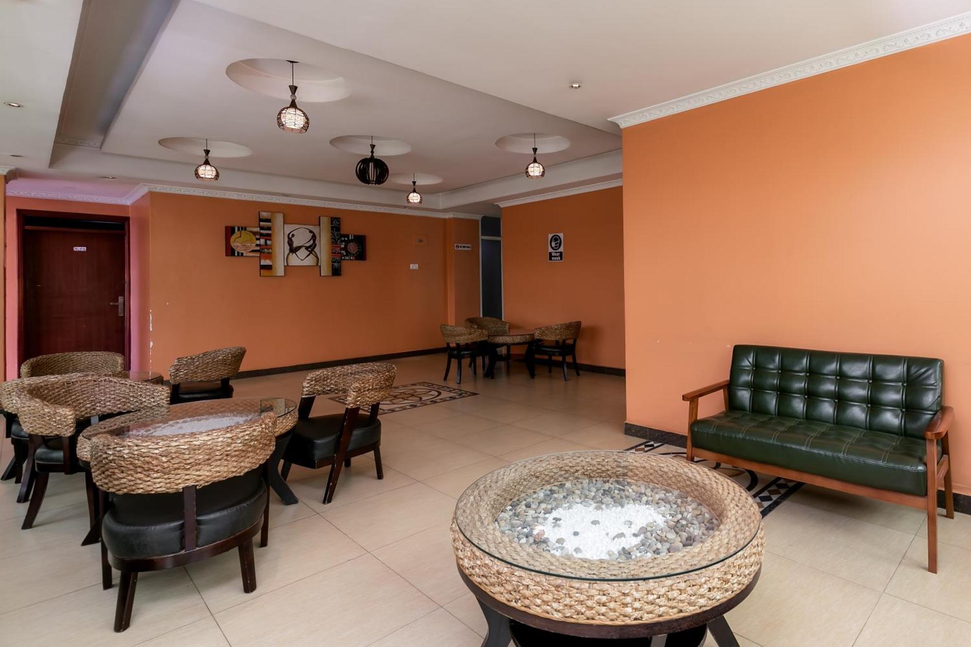 Russell Hotel Kampala Buitenkant foto