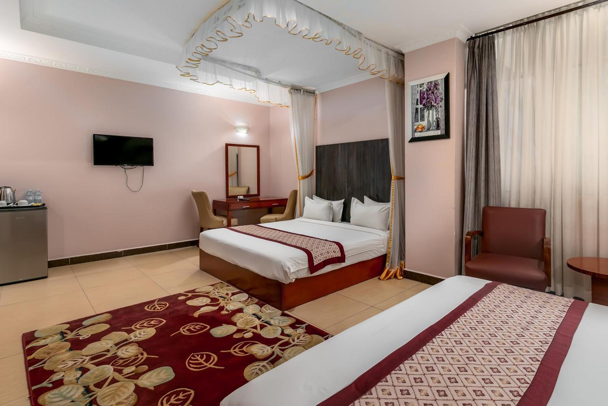 Russell Hotel Kampala Buitenkant foto