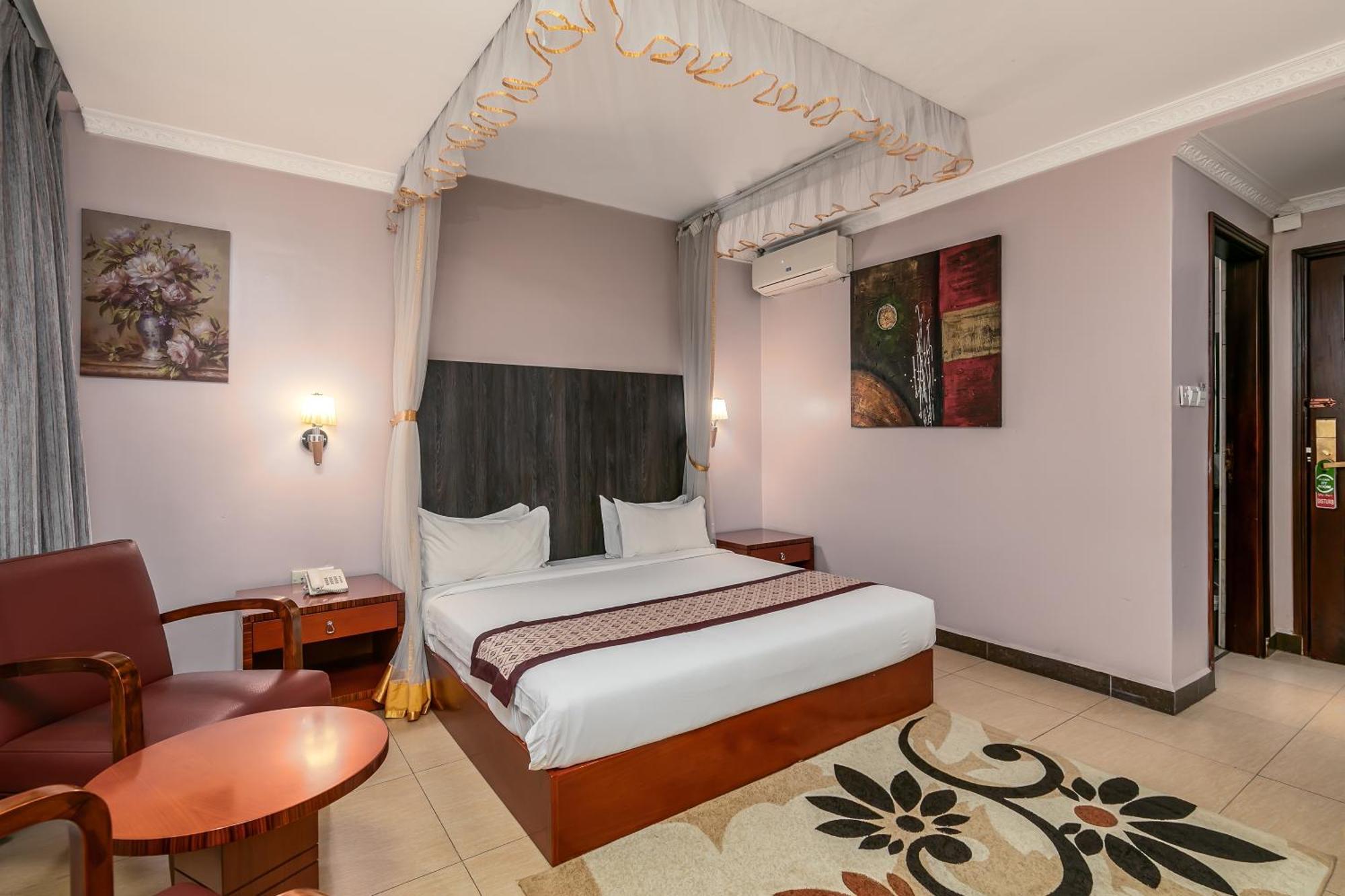 Russell Hotel Kampala Buitenkant foto
