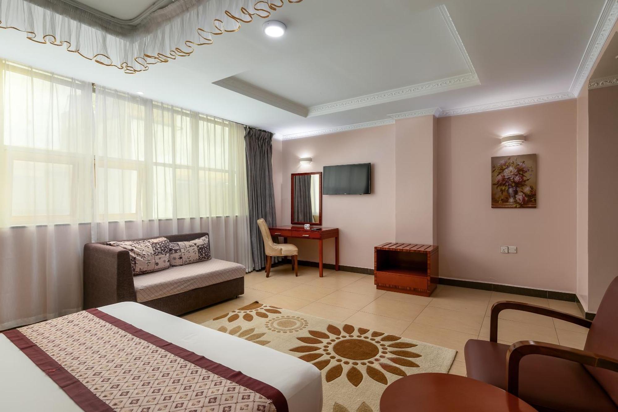 Russell Hotel Kampala Buitenkant foto