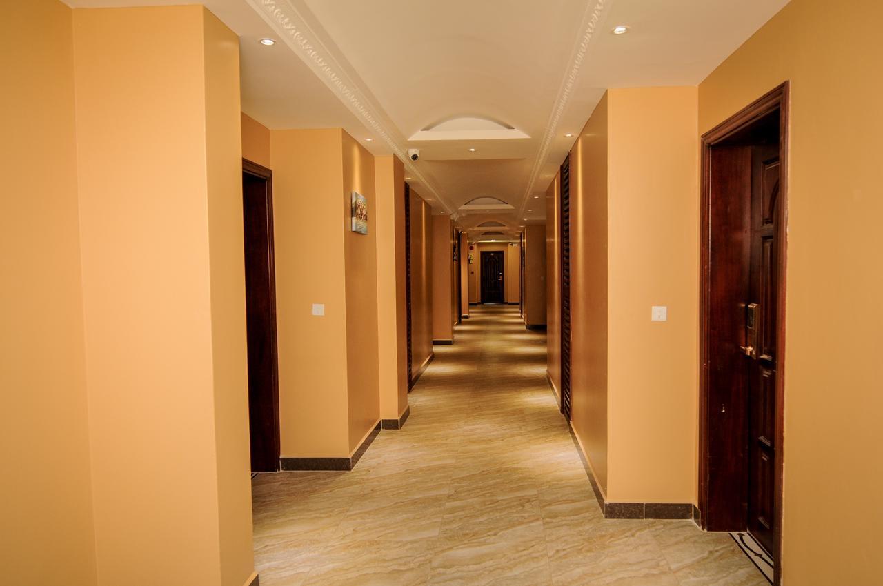 Russell Hotel Kampala Buitenkant foto
