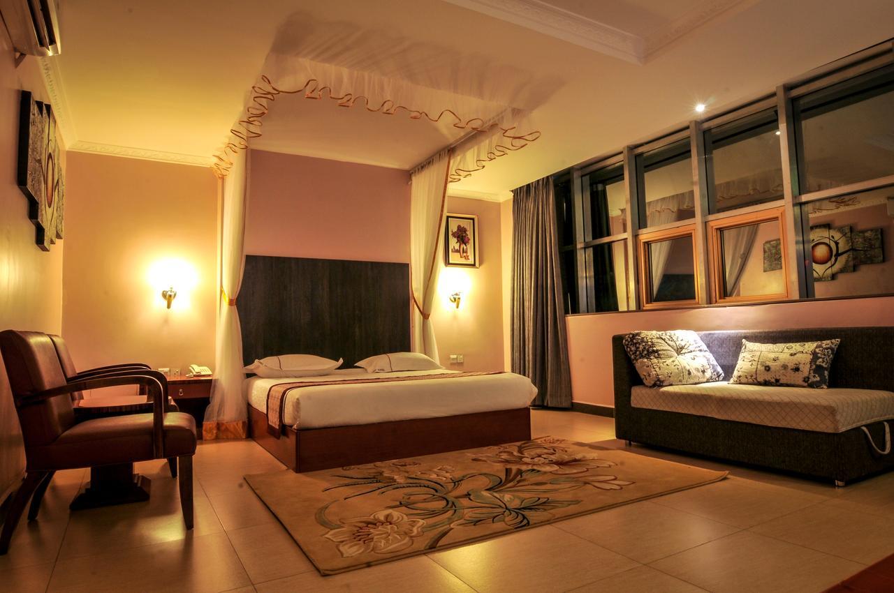 Russell Hotel Kampala Buitenkant foto