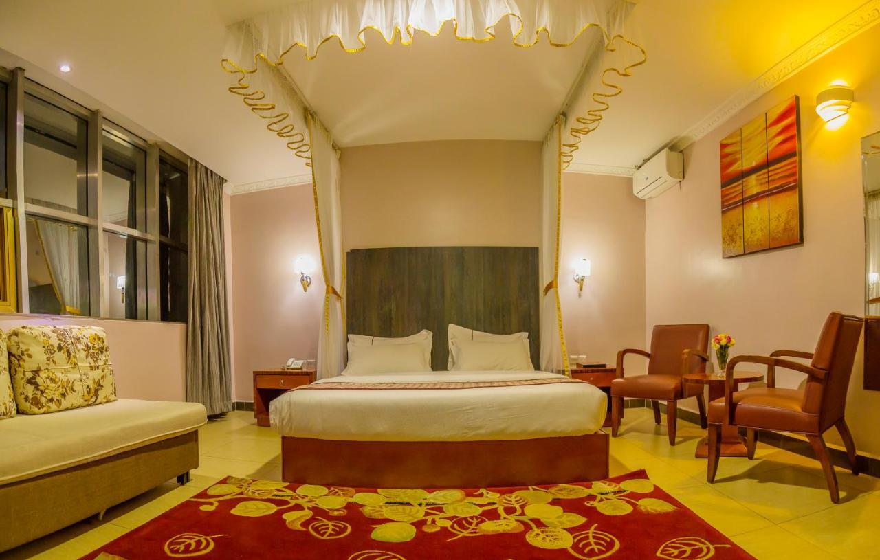 Russell Hotel Kampala Buitenkant foto