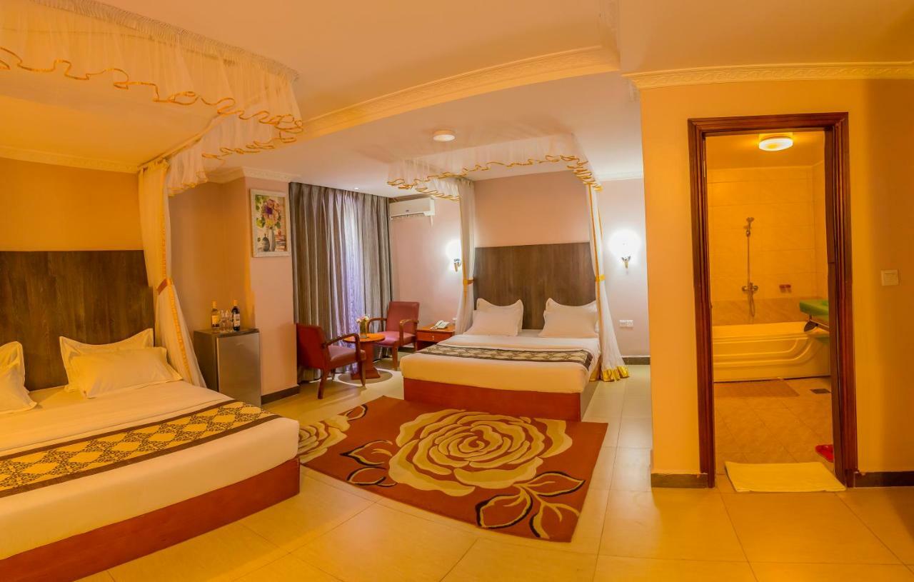 Russell Hotel Kampala Buitenkant foto